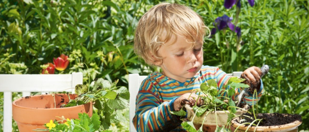 How your children can help you with plant care