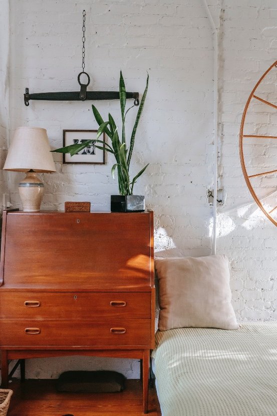 decorating with cheap vintage furniture