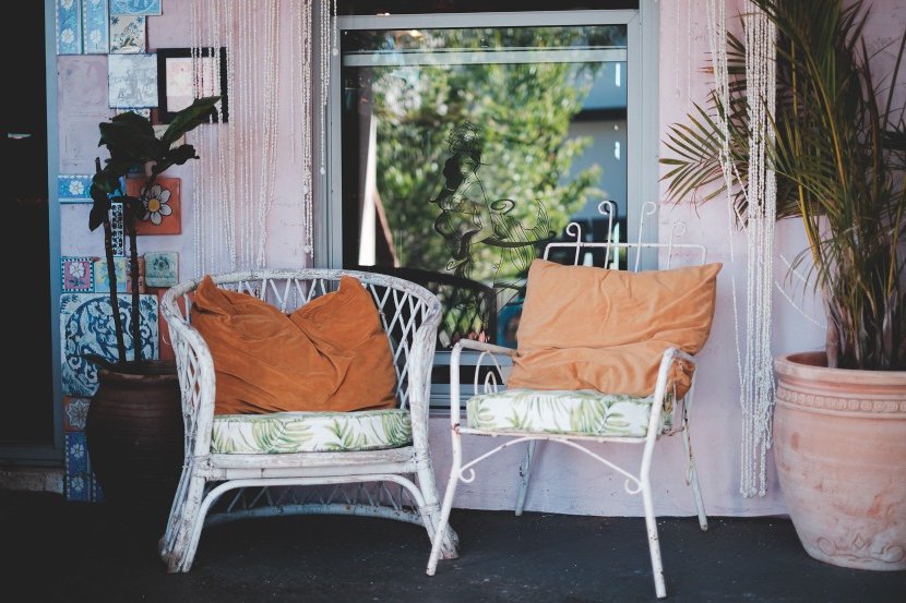 how to decorate porch