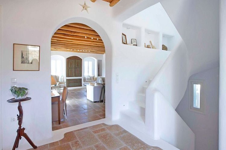 Mediterranean style with rounded shapes