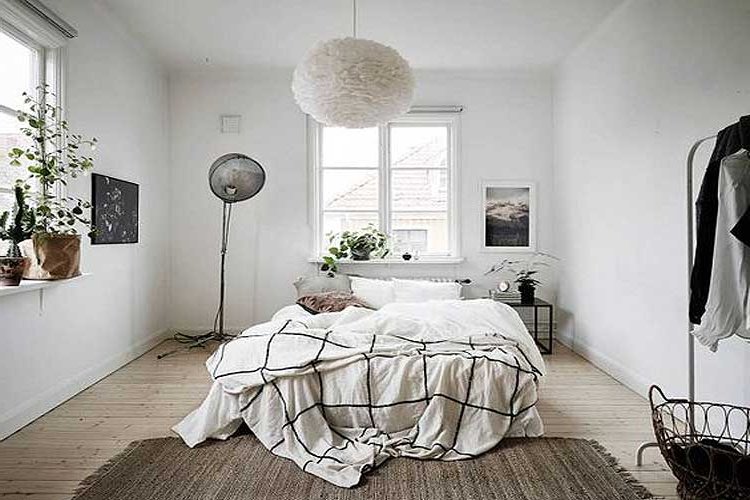 The window as a headboard: A thousand ideas for placing the bed under the window