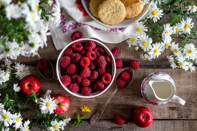 growing berries in the kitchen